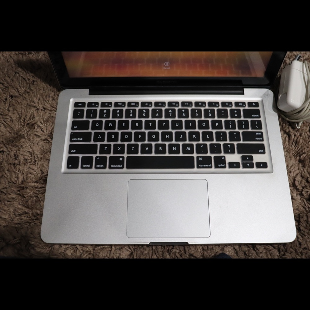 MacBook Pro - Picture 2 of 8